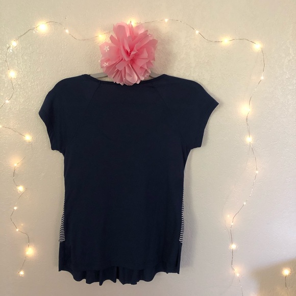 Derek Hearts ruffled blouse - Picture 2 of 3